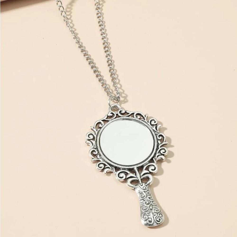 Snow White Mirror Mirror Necklace New